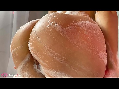 ❤️ Brunette Anapiga Pussy kwa Pussy kwa Vibrator hadi Orgasm kali katika Shower Pono ❌